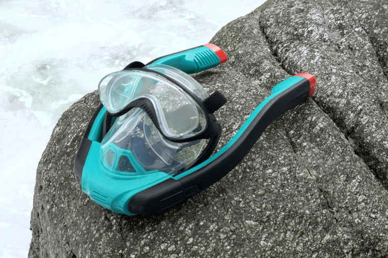Dry snorkel for greater confidence