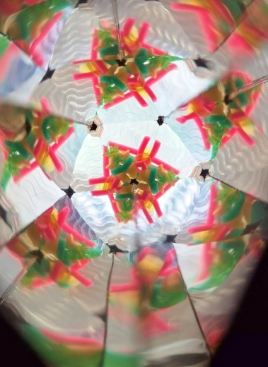 Užburiantys kaleidoskopiniai raštai
