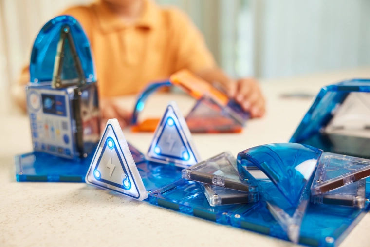 Cleverclixx Magnetic Building Set Space Mission – 47 Pieces