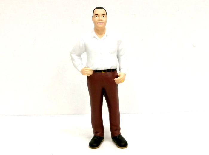 Figūrėlė vyras su marškiniais 13,8 cm