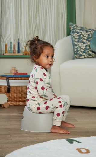 Ergonomic shape for comfortable sitting
