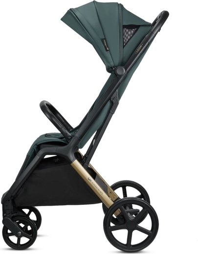 Easy one-hand steering and durable wheels
