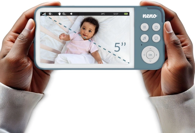 Clear 5" display with automatic night mode