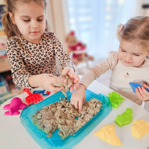 Kompaktiškas padėklas – tvarka ir pramoga ant stalo