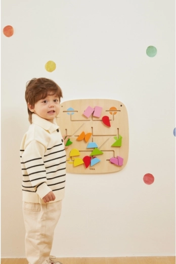 Practical wall-mounted design