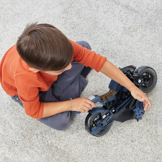 Važiavimo veiksmas su dideliais ratais