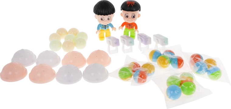 Kūrybiškas žaidimas su figūrėlėmis ir priedais