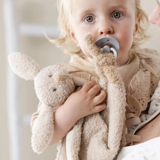 Practical pacifier loop