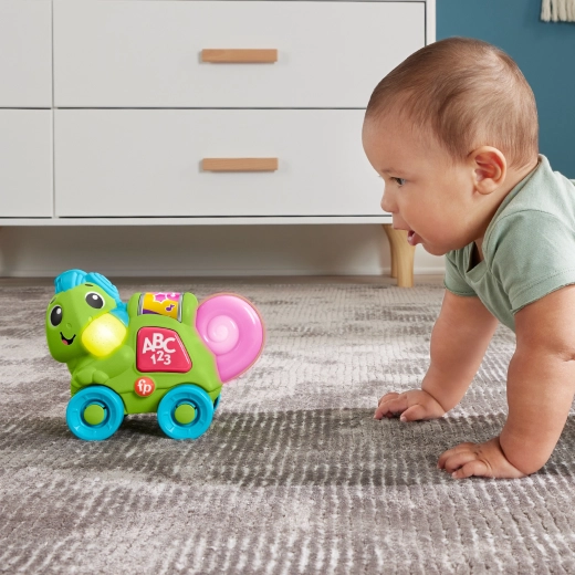 Movement that encourages crawling