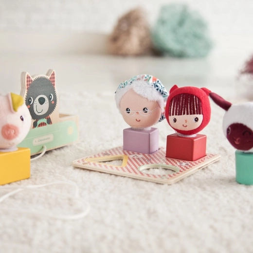 Lilliputiens Louis the Wolf Pull-Along Wagon with Activities