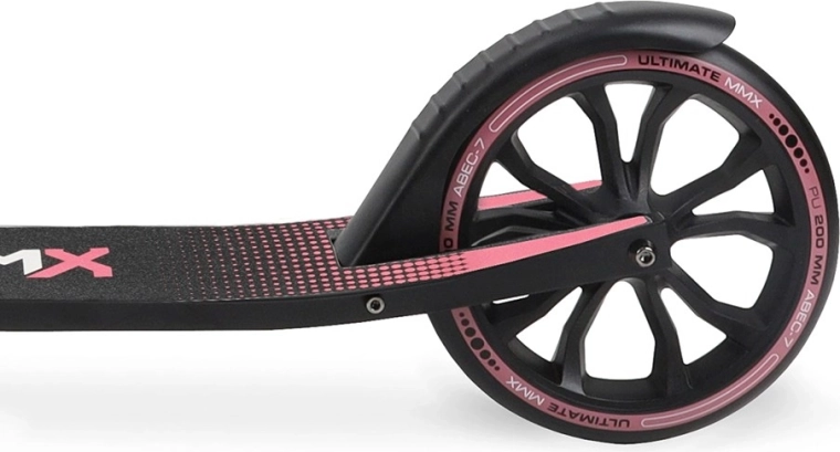 Dideli 205 mm ratai ir ABEC-7 guoliai sklandžiam važiavimui