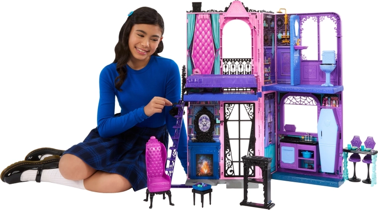 Foldable hotel with 5 play zones