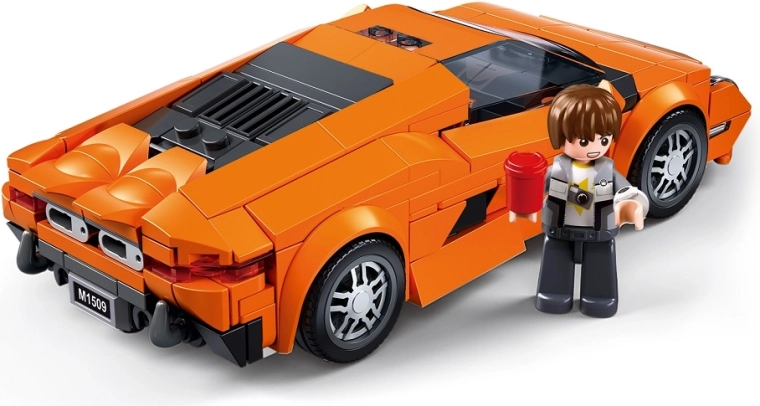 Sporty design in 1:32 scale