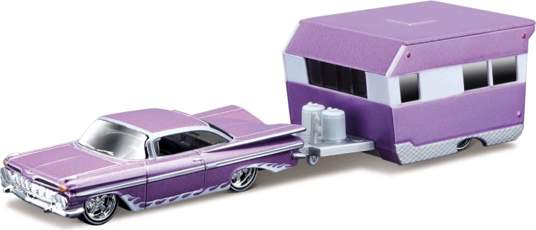 Maisto Design Tow & Go 1959 Chevrolet Impala su gyvenamuoju priekabiniu nameliu Alameda 1:64