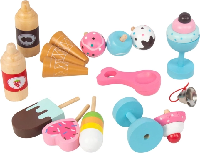 Extensive accessories for ice cream shop role play