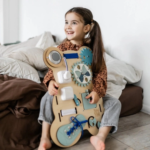Montessori game for little explorers