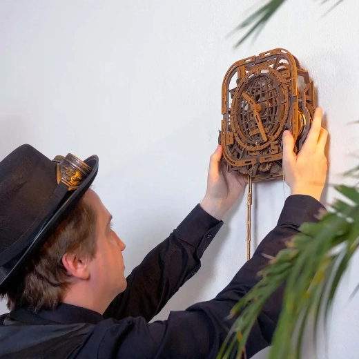 Paruošta kabinti ant sienos