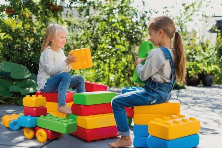 Didelės, lengvai sugriebiamos detalės