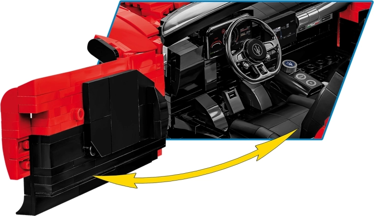 Detalus salonas ir V6 variklio replika