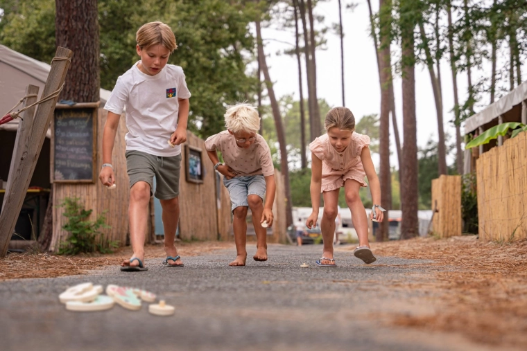 Žaidimas namuose ir lauke