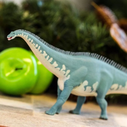 Ypač didelė figūrėlė solidžiai dinozaurų pramogų dozei
