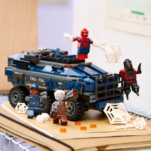 4 minifigūrėlės ir priedai Marvel istorijoms