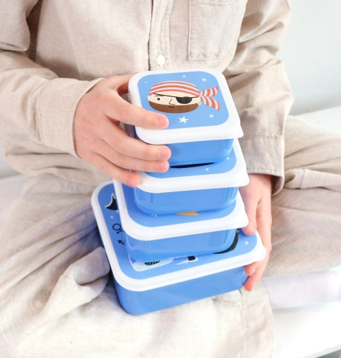 Space-saving storage