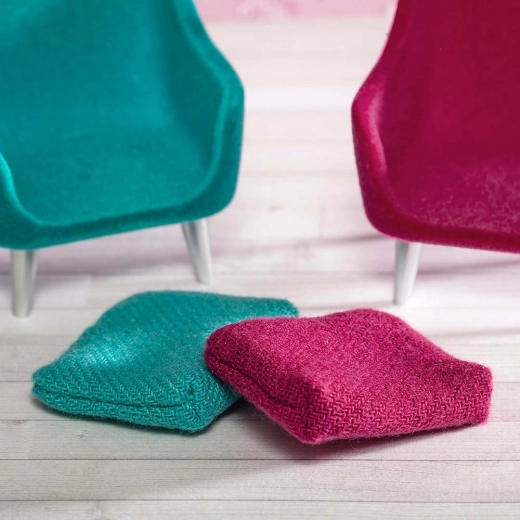 Removable cushions for more realistic play