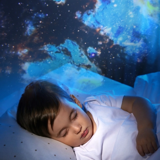 Raminantis naktinis dangus su laikmačiu