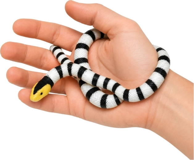 Flexible and poseable for realistic play