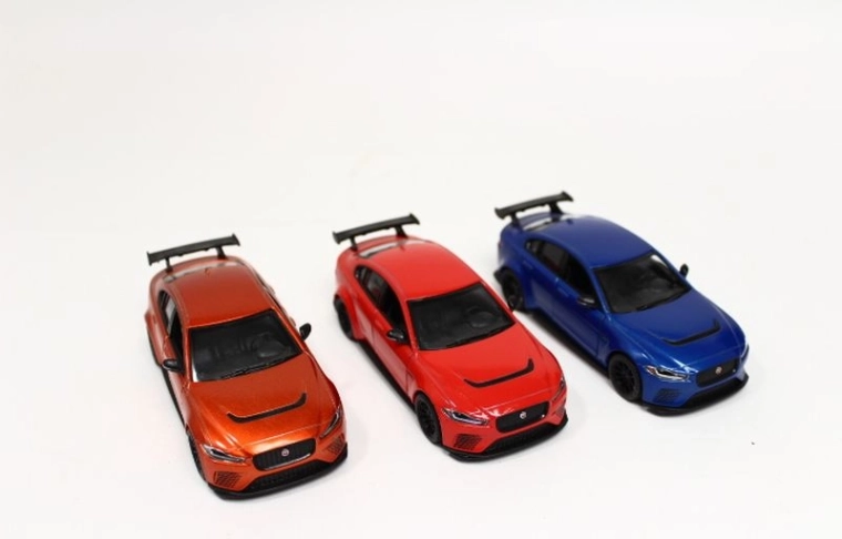 Jaguar XE SV Project 8 car model with projector, 4x4 - 1 piece