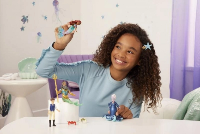 Encourages imagination and storytelling