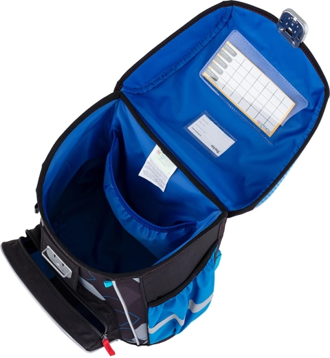 Aiškus vidus ir tvirtas dugnas