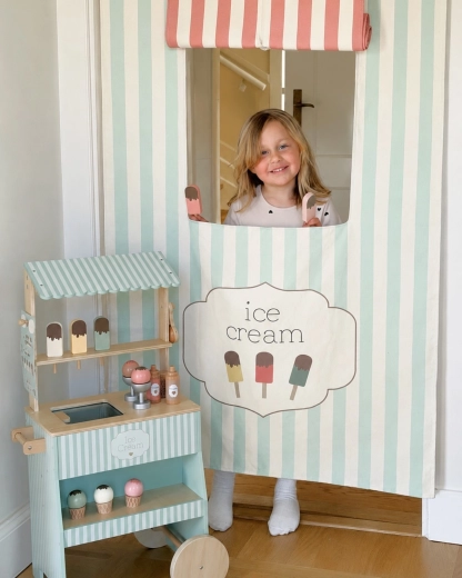 Ice cream stand for role-play