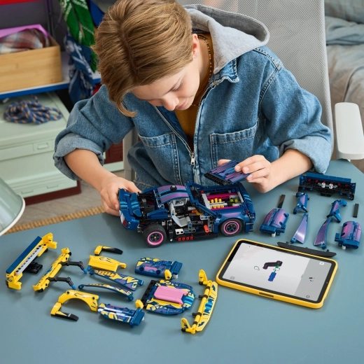 Konstravimas su LEGO Builder programėle