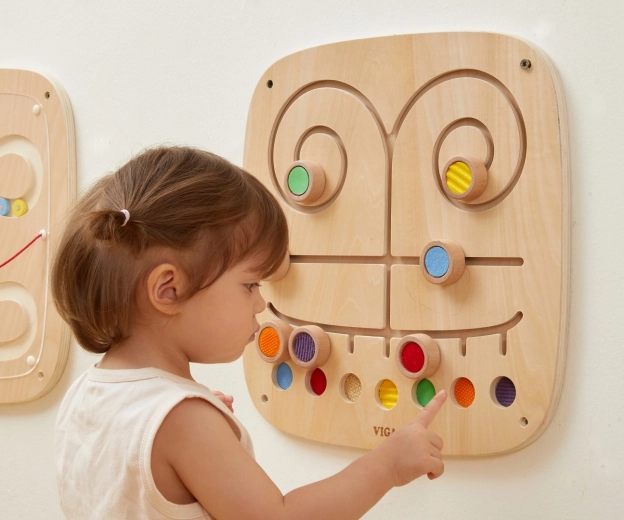 Play for hands and senses