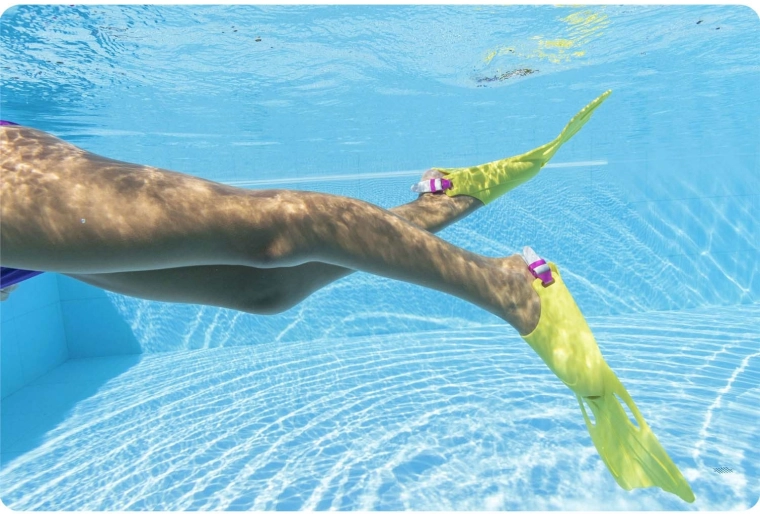 Greitesnis plaukimas su plaukmenimis