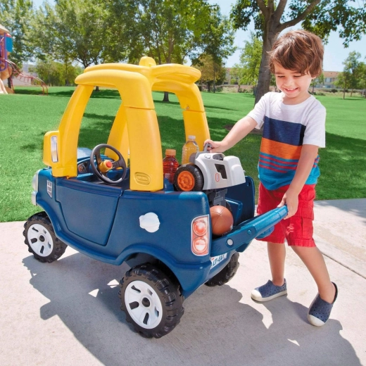Practical rear space for carrying toys