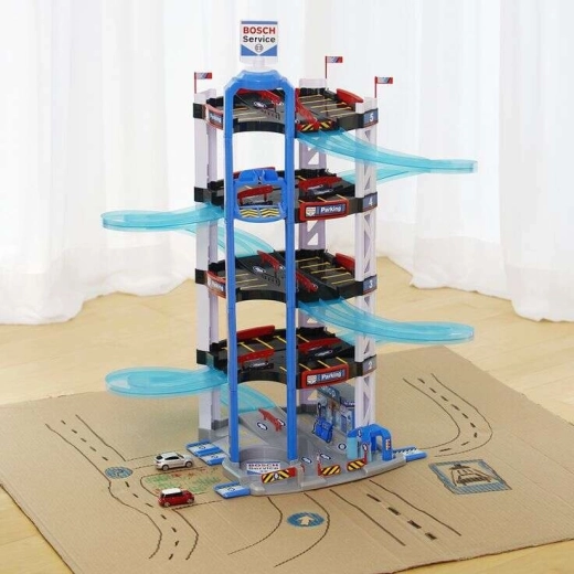 Penki aukštai lenktynių pramogų