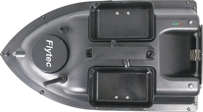 Three independent hoppers for efficient baiting