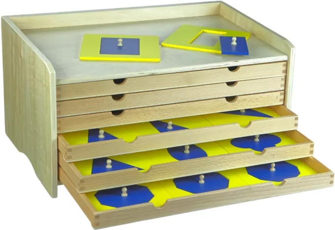Montessori geometrinė komoda
