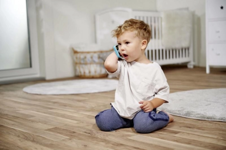 Žaidimas skambinant telefonu