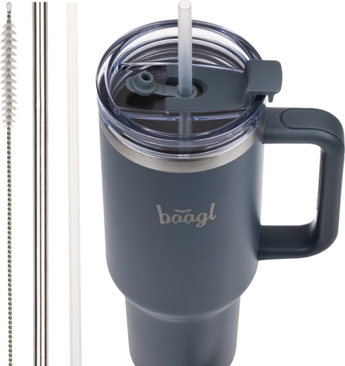 Rich accessories: straws, cleaning brush, and sealing plugs