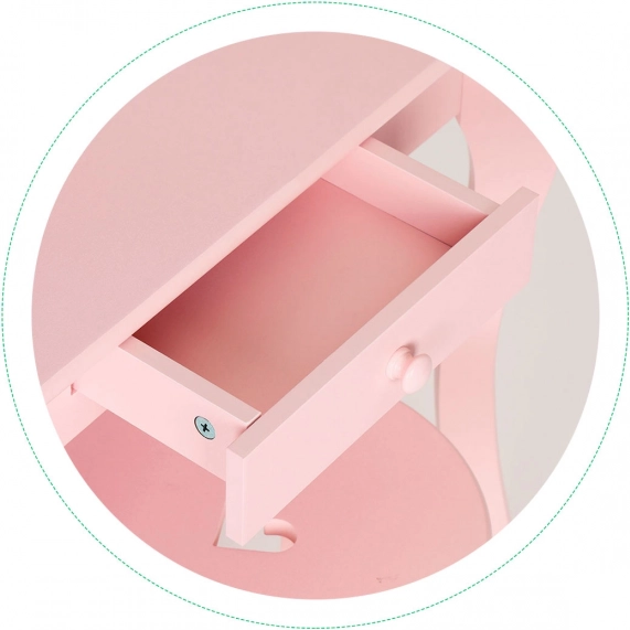 Spacious drawer for treasures
