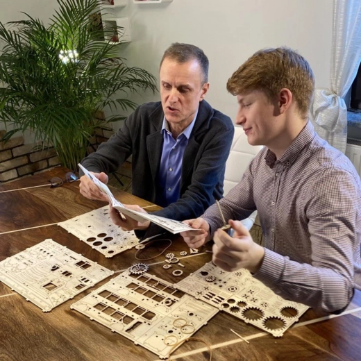 Surinkimas be klijų ir įrankių