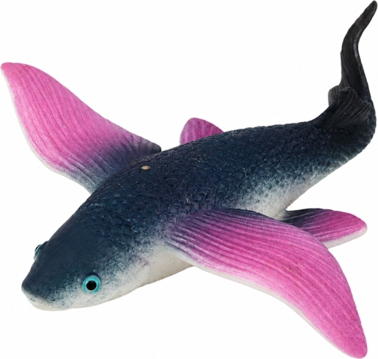 Realistic details and prominent fins