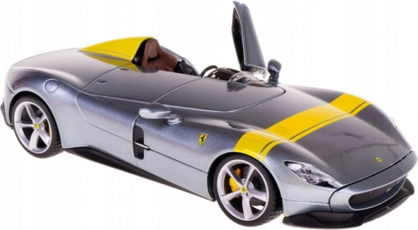 Patrauklus kolekcinis modelis 1:24 masteliu