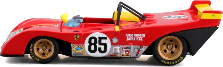 Detailed 1:43 scale features