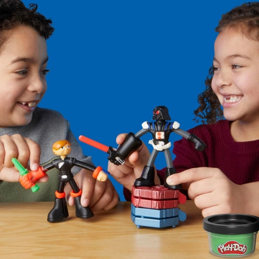 Two movable Star Wars figures