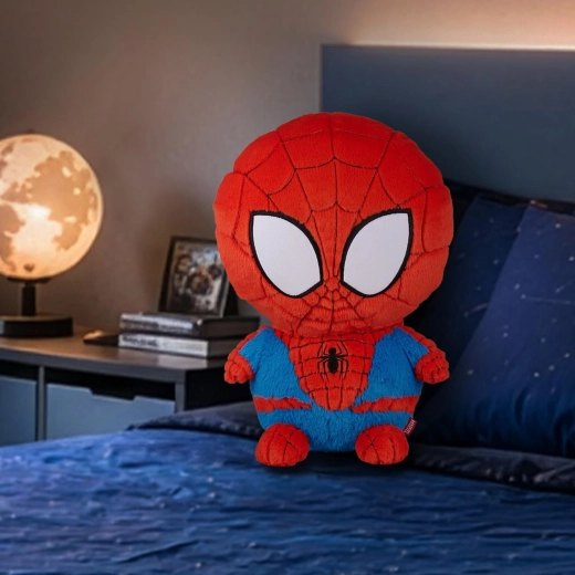 Ikoniška Spider-Man išvaizda ir kruopščiai apdirbtos detalės